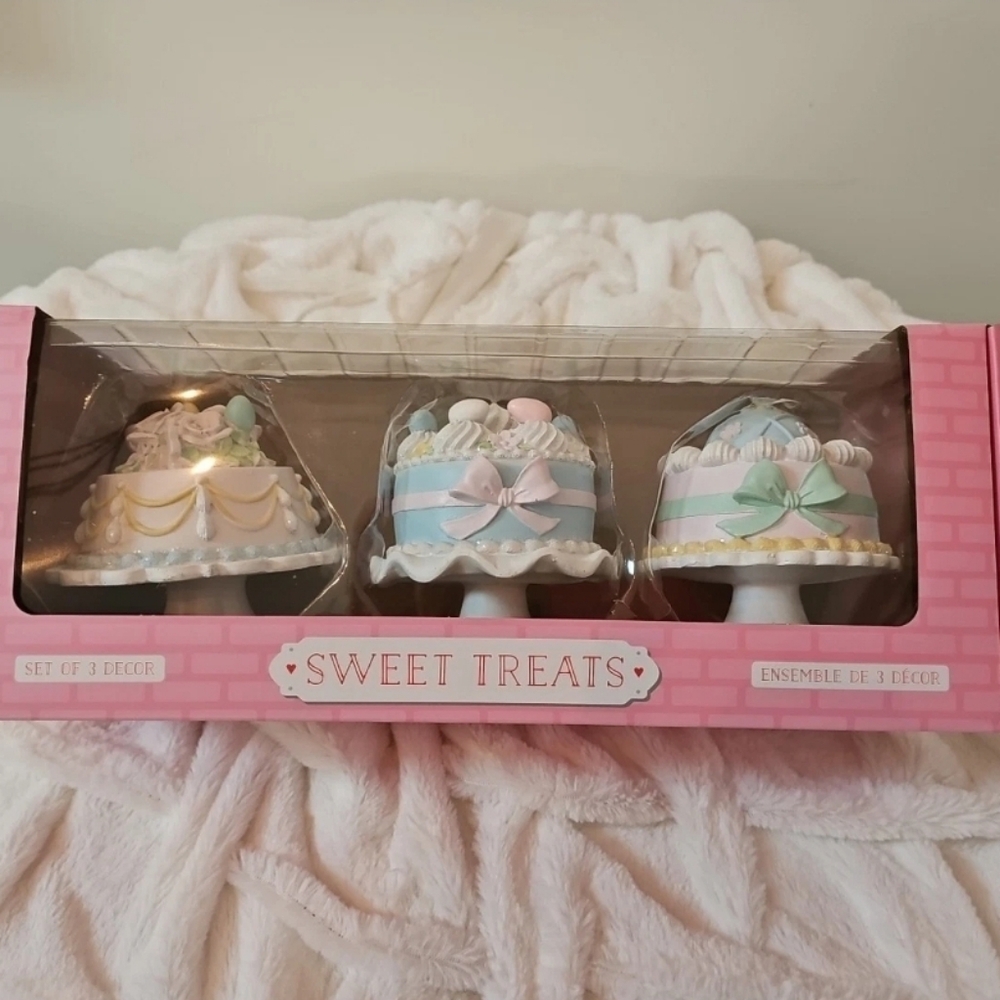 Sweet Treats set of 3 Decor 5” Easter  Spring Faux Cakes Desserts